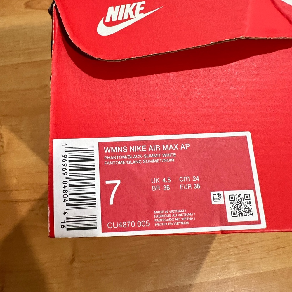 Nike Women’s Nike Air Max AP. Brand new in box. - Picture 3 of 3